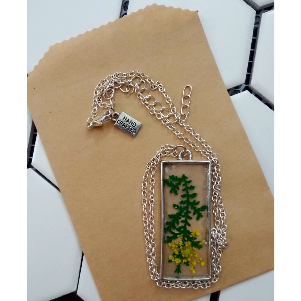 Rectangle resin pressed flower necklace I Homemade